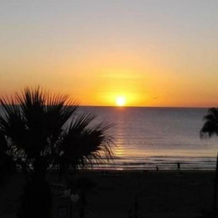 Larnaca Beach Apartment 44 Esterno foto