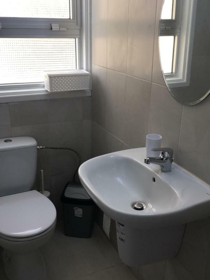 Larnaca Beach Apartment 44 Esterno foto