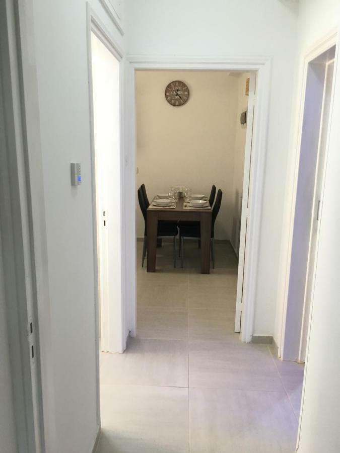 Larnaca Beach Apartment 44 Esterno foto