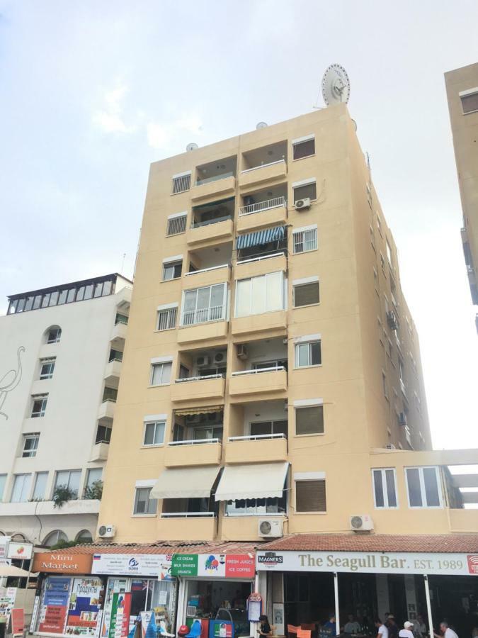 Larnaca Beach Apartment 44 Esterno foto
