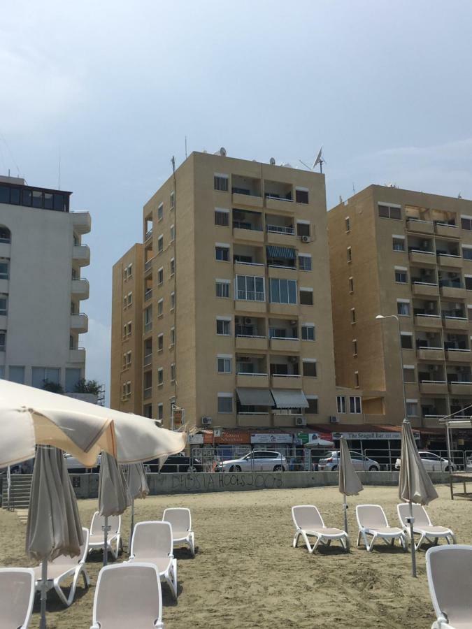 Larnaca Beach Apartment 44 Esterno foto