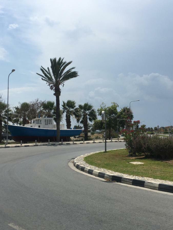 Larnaca Beach Apartment 44 Esterno foto